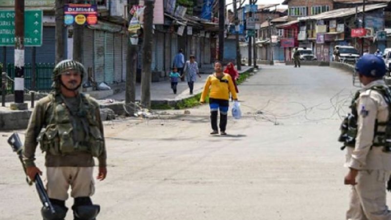 कश्मीर में धारा 370 हटाने के दो महीने बाद क्या हैं हालात?